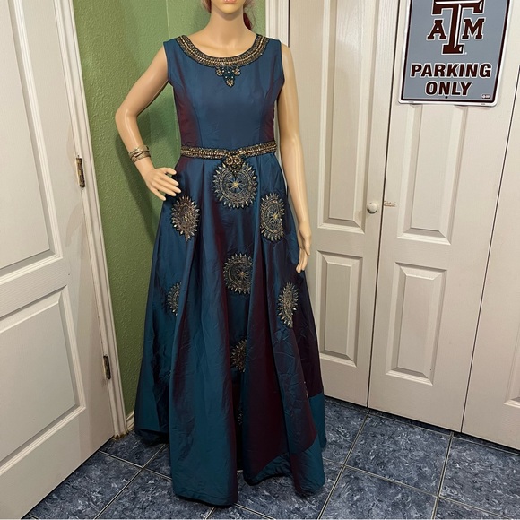 Indian Wedding Gowns Dress - Picture 4 of 8